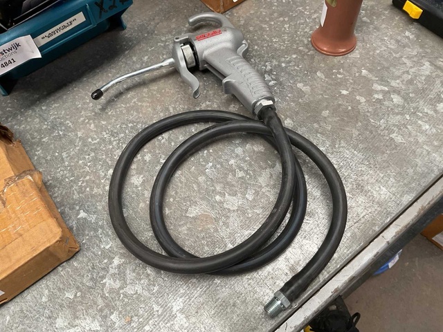 Rigid Oiler Pump Gun