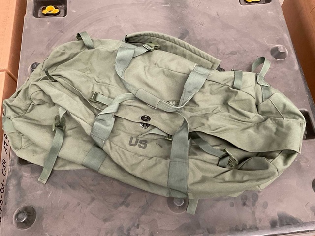 Duffelbag with zipper (86x)