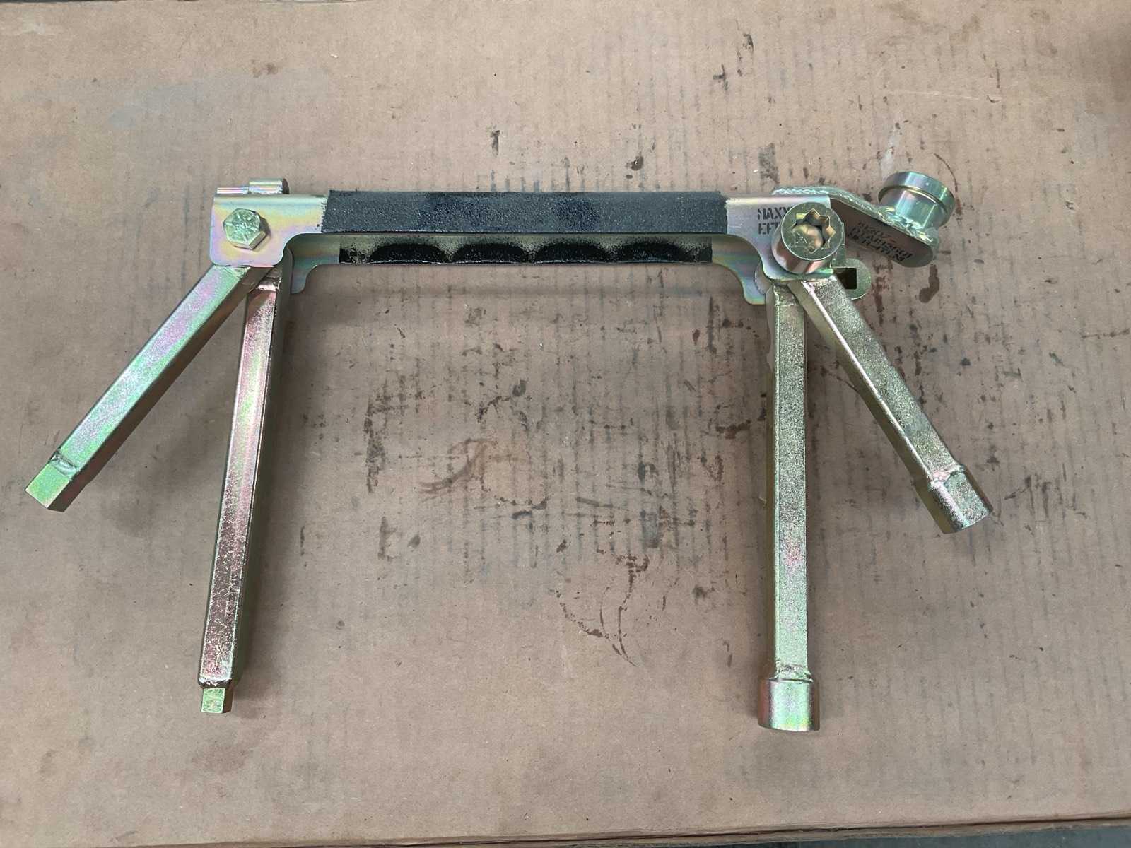 Lock removal device