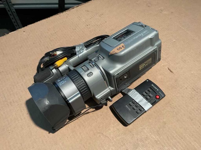 Sony DRC-VX1000E Digital Handycam