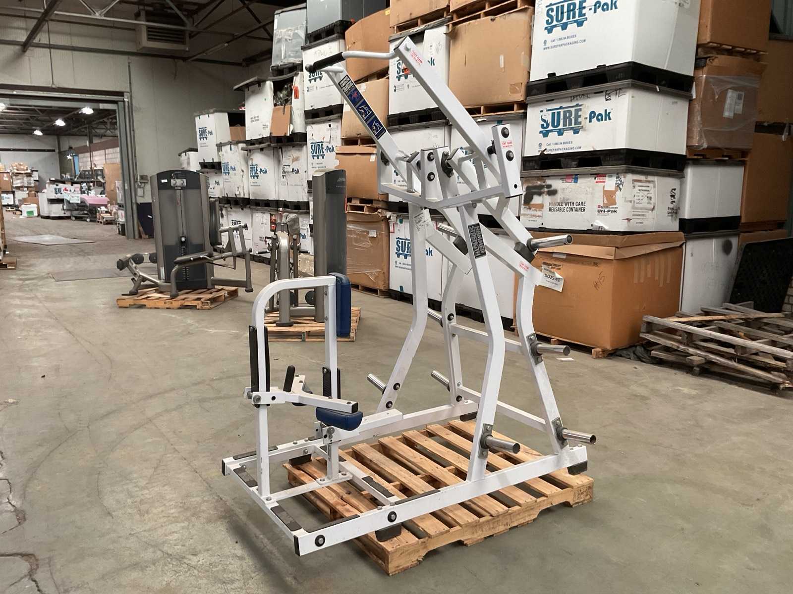 Motion Technology Hammer Strength Iso-Lateral Front Lat Pulldown