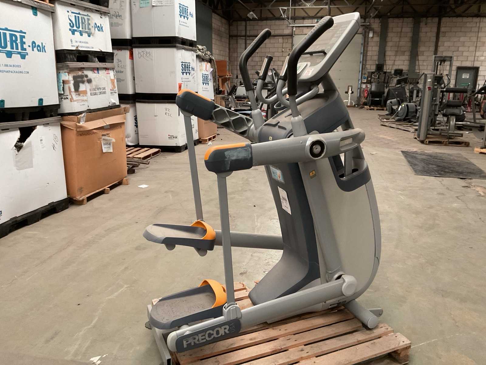 Precor 100i Crosstrainer