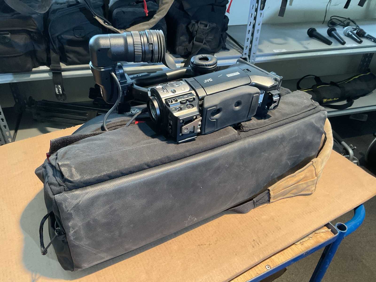 JVC GY-HM750U HD Memory Card Camera Recorder