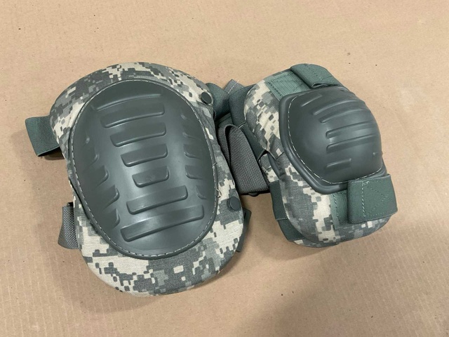 Knee and elbow pad set