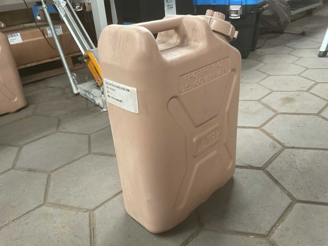 Water Jerrycan (2x)