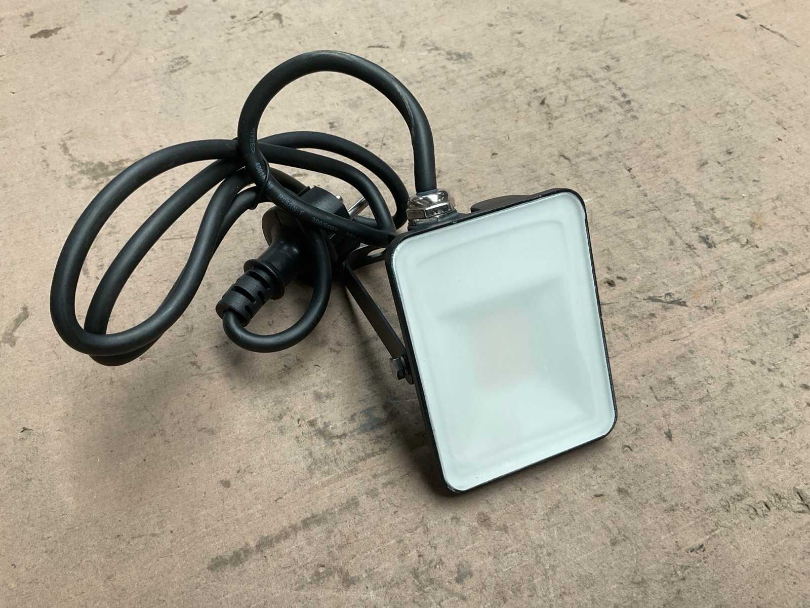 Fluxon LB10F Schijnwerper