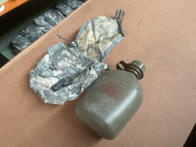 Water bottle with pouch (5x)