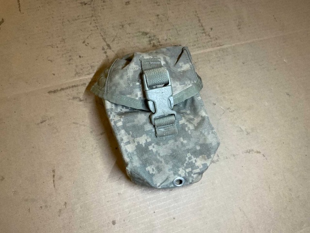 First aid pouch (2x)