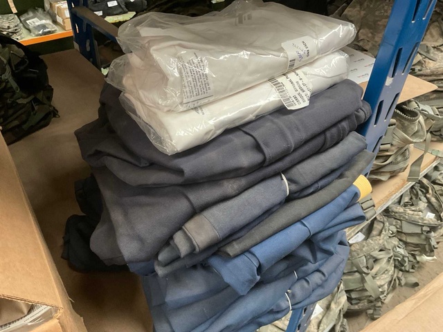 Verschillende legerkleding (15x)