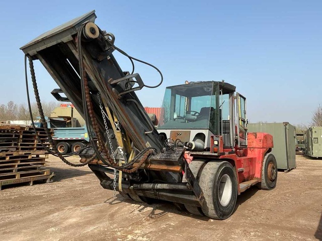 Kalmar DCE150-12 Vorkheftruck