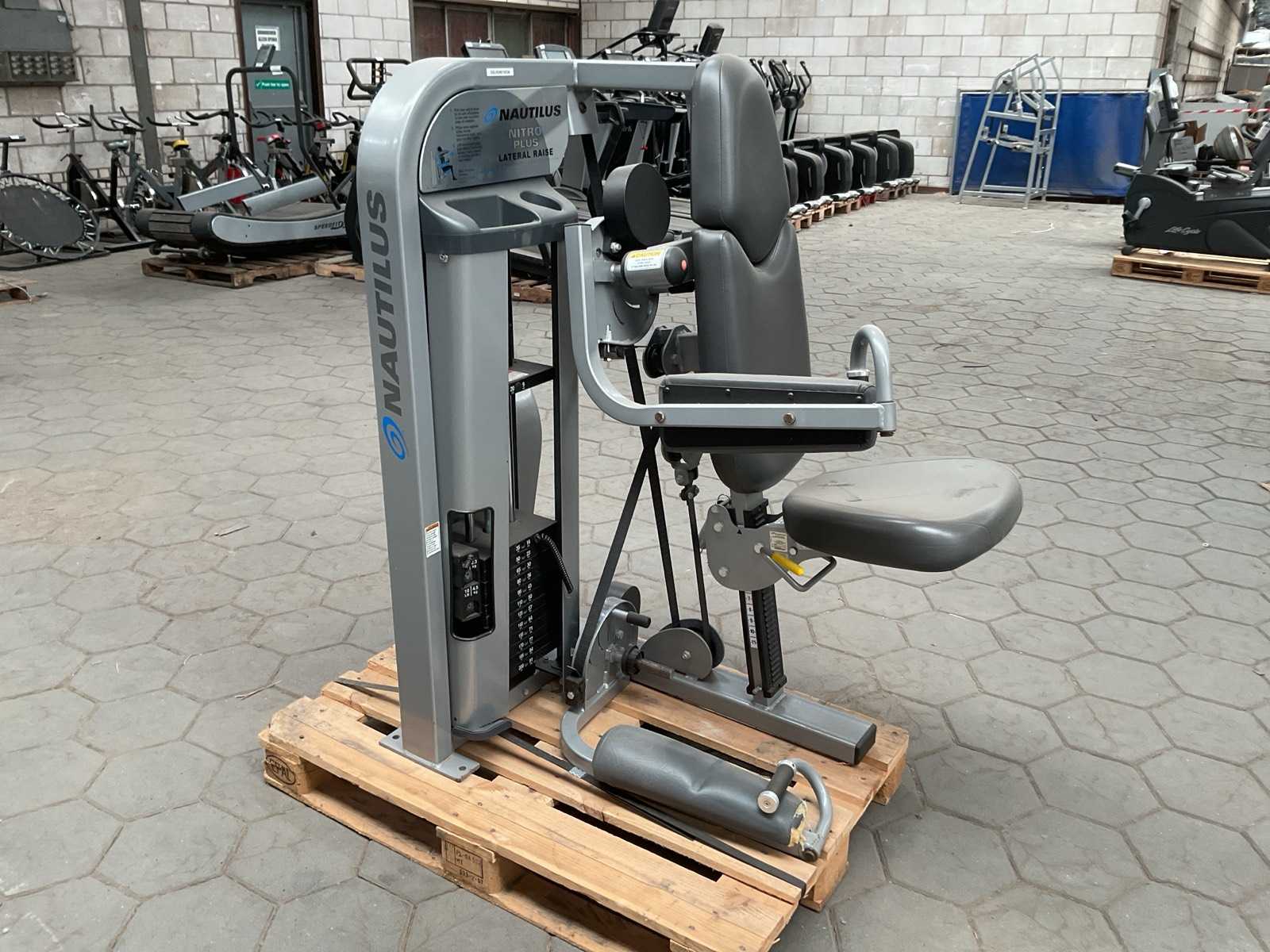 Nautilus Nitro Plus Lateral Raise