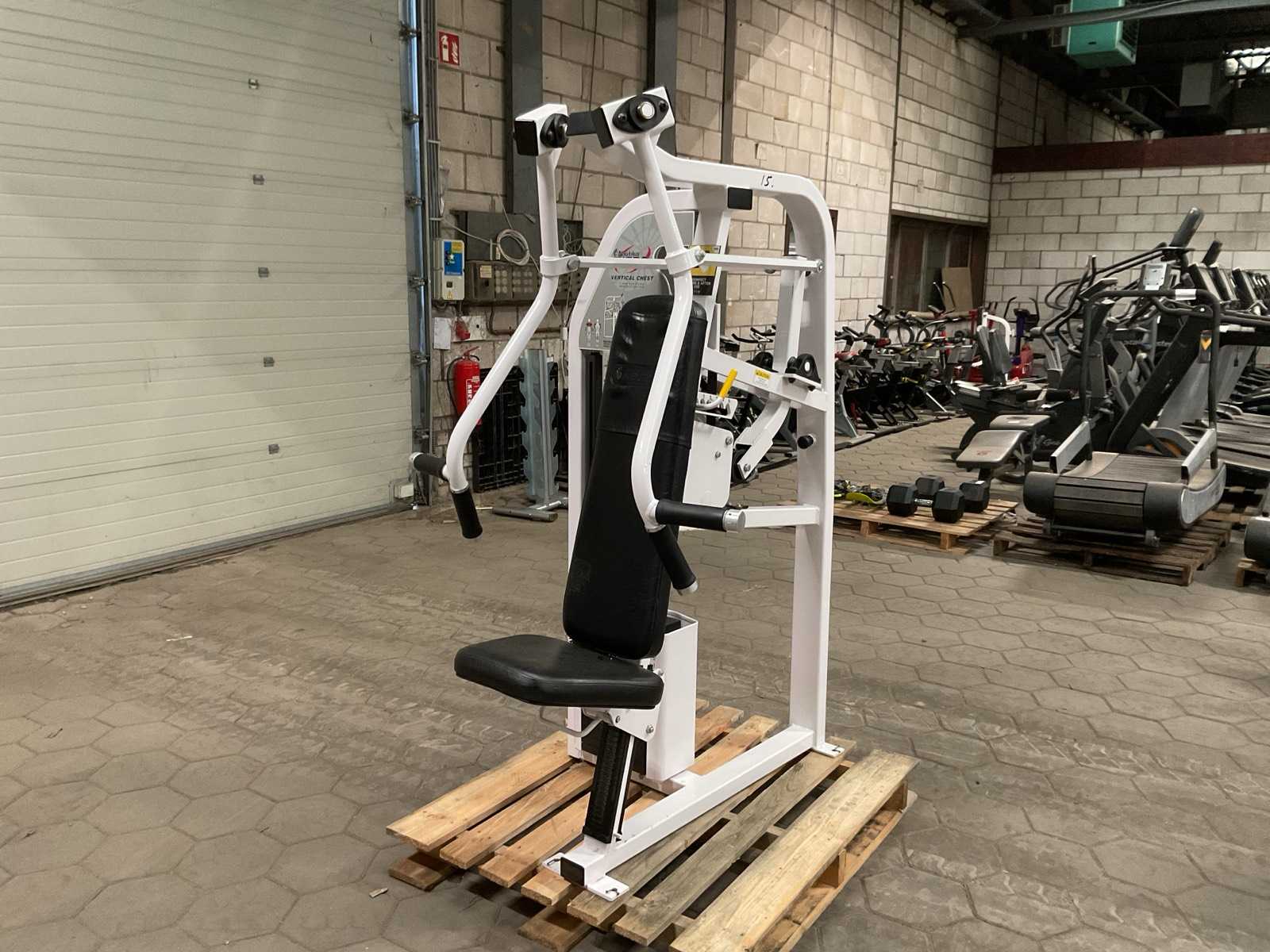 Nautilus Nitro Vertical Chest