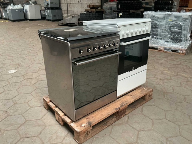 Smeg en een electrolux Fornuis (2x)
