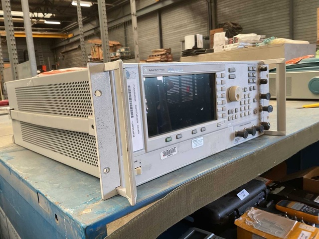 Agilent Technologies E8257D PSG Analog Signal Generator