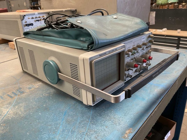 Tektronic 2235 Oscilloscope