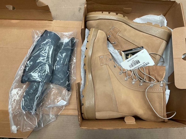 BelleVille Size; 10.0W Safety army boot
