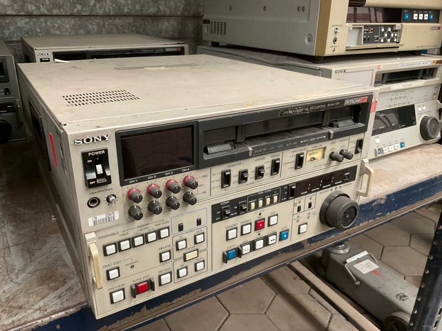 Sony BVW-70P Videocassette recorder