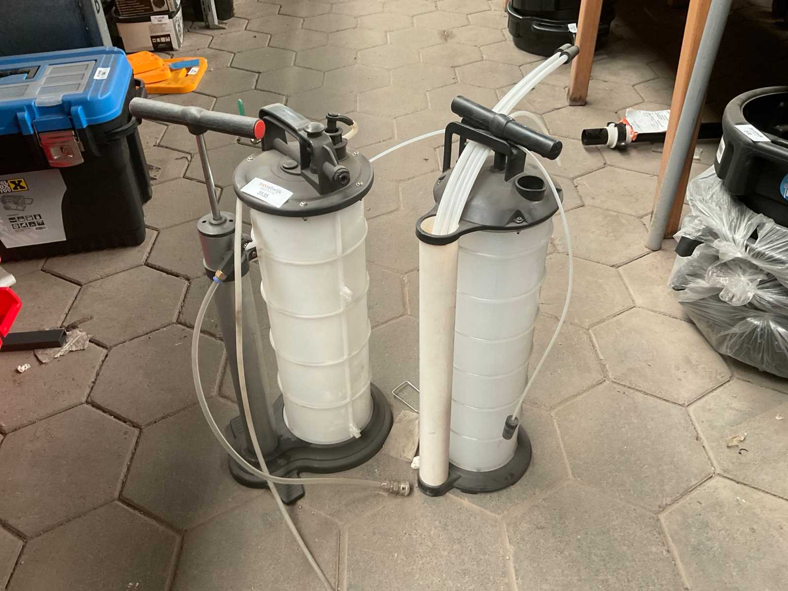 Handmatige vloeistofpomp (2x)