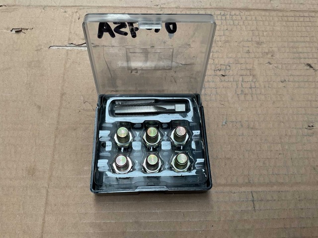 Oil screw chaser set