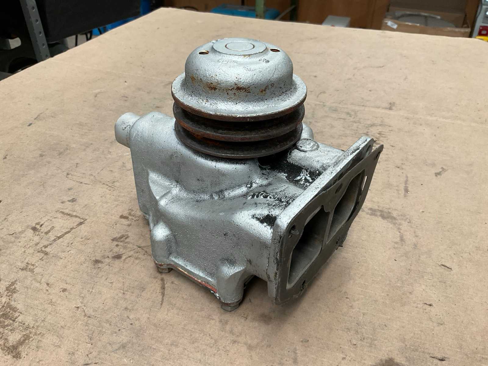 Engine colling system pump