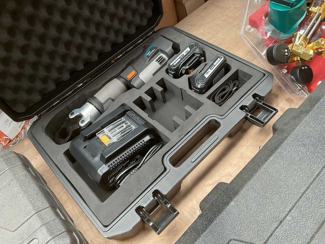 Max PZ-24 Screw Cutter