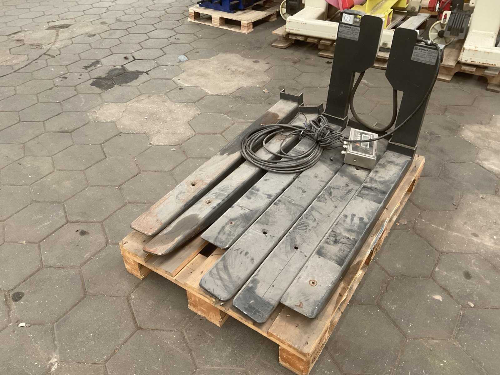 2019 GripTech WG4-25-E Heftruckvorkenset met een weegsysteem