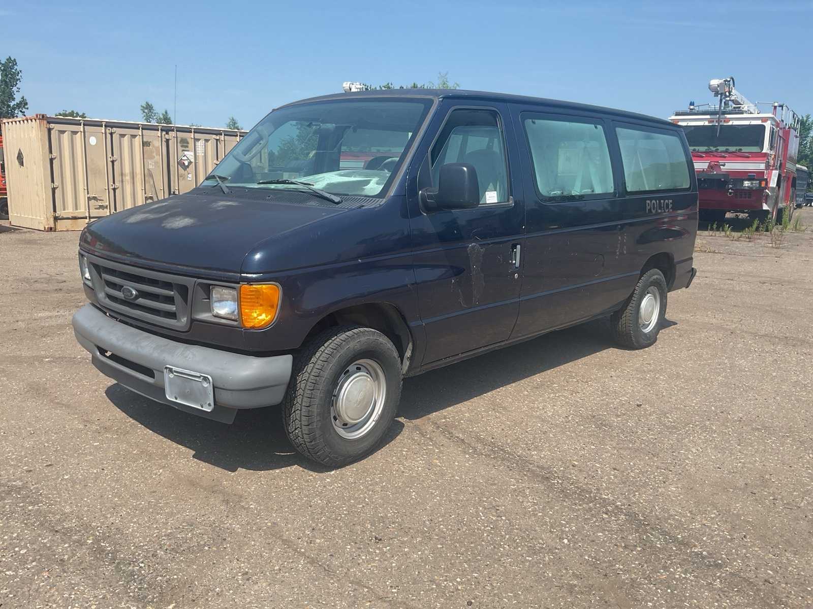 2003 Ford E150 XL Personenauto