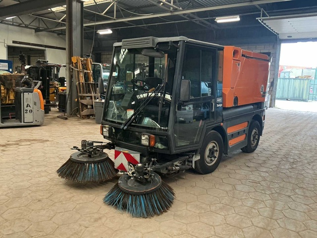 2002 Schmidt Compact 200 Zelfrijdende veegmachine