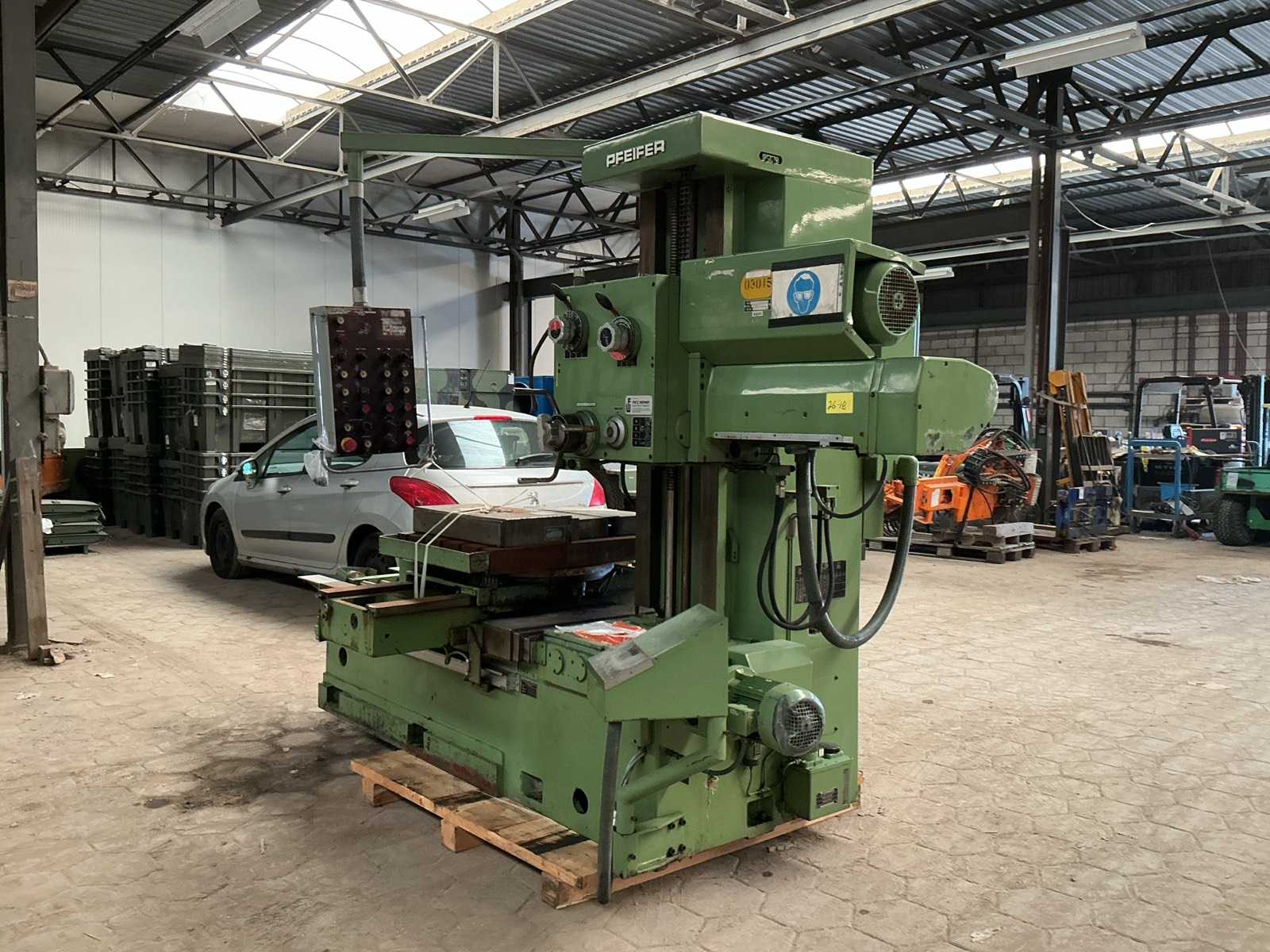 1985 Pfeifer F63 freesmachine