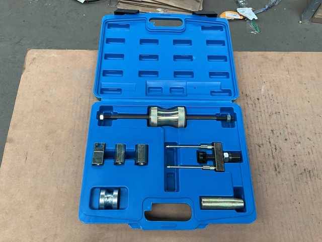Injector puller set