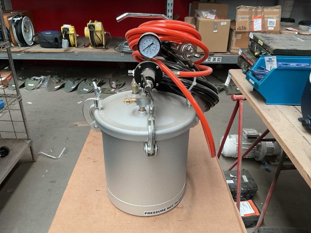 Airpro Pneumatische verfspuit systeem met drukketel