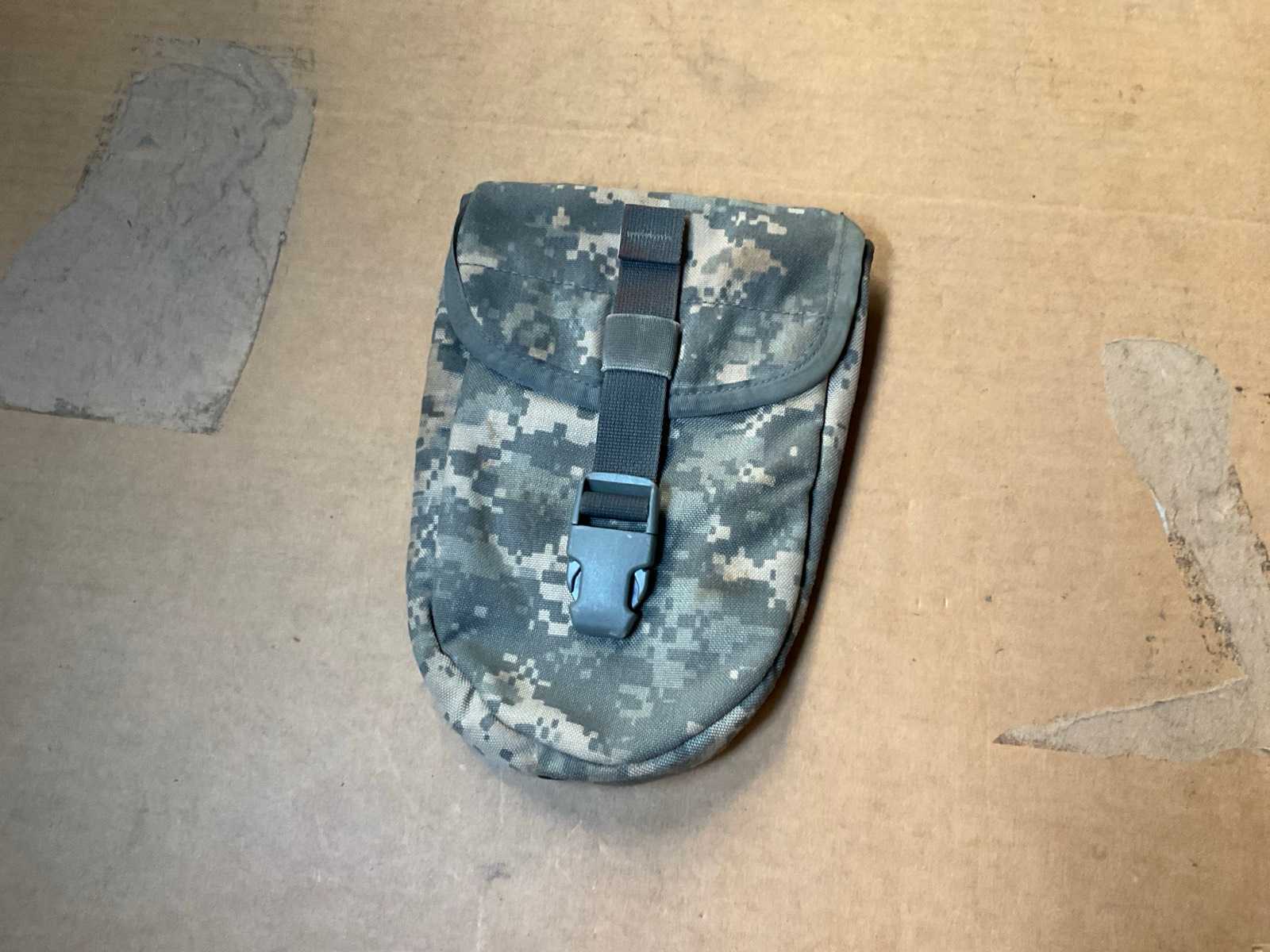 Intrenching tool pouch UCP (5x)