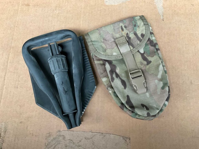 Entrencing tool in pouch OCP (2x)