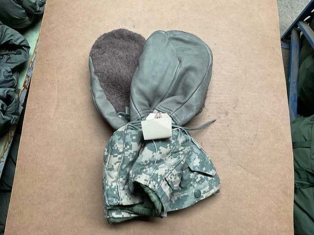 Extreme cold weather mitten set UCP