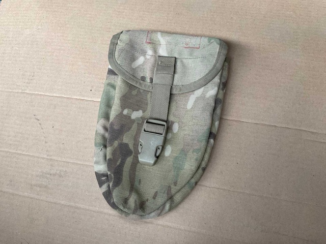 Intrenching tool carrier (92x)