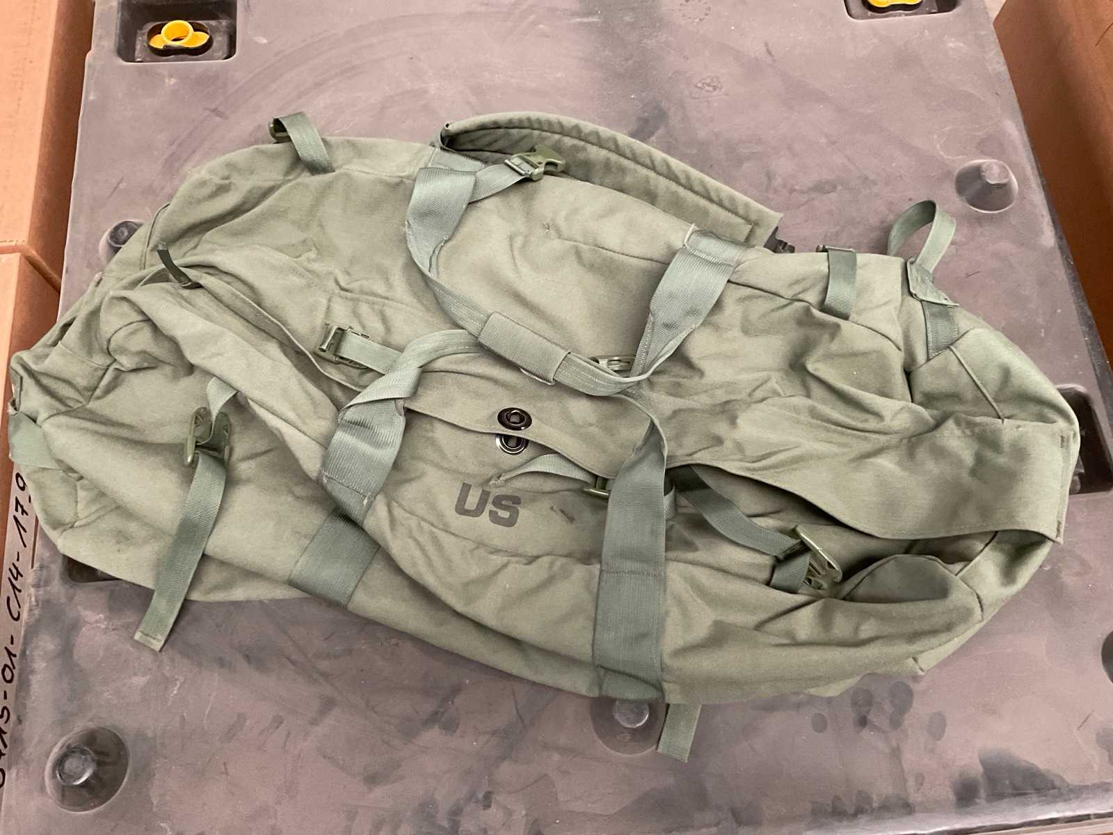 Duffelbag with zipper (86x)