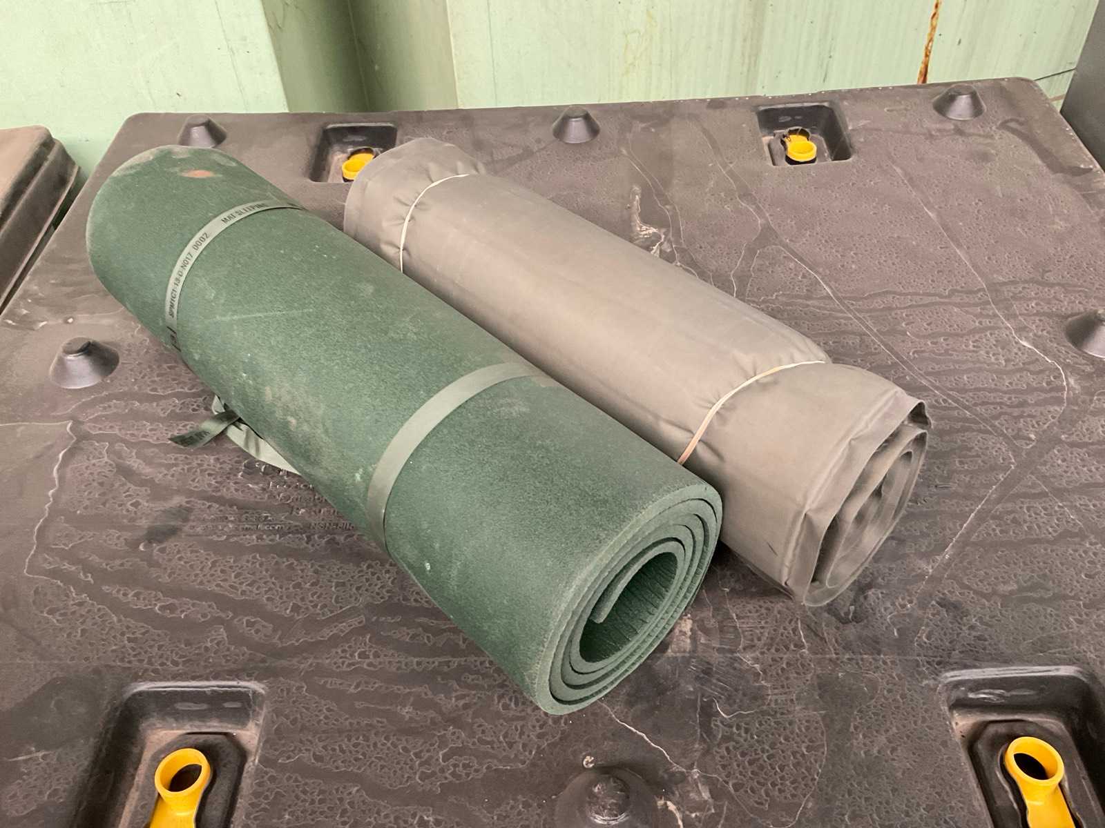 Self inflating and sleeping mats (70x)