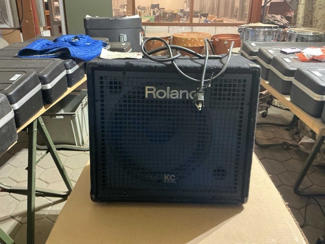 Roland KC-150 Keyboard amplifier speaker