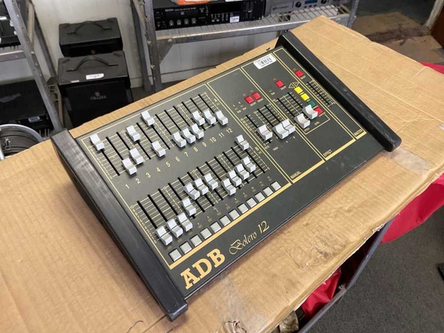 ADB Bolero 12 16-Channel Mic / Line Mixer Mengpaneel