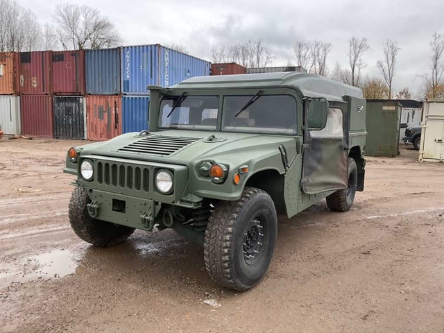 2012 Humvee M1114 Legervoertuig
