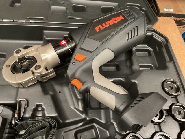 Fluxon IQC300 Crimping tool