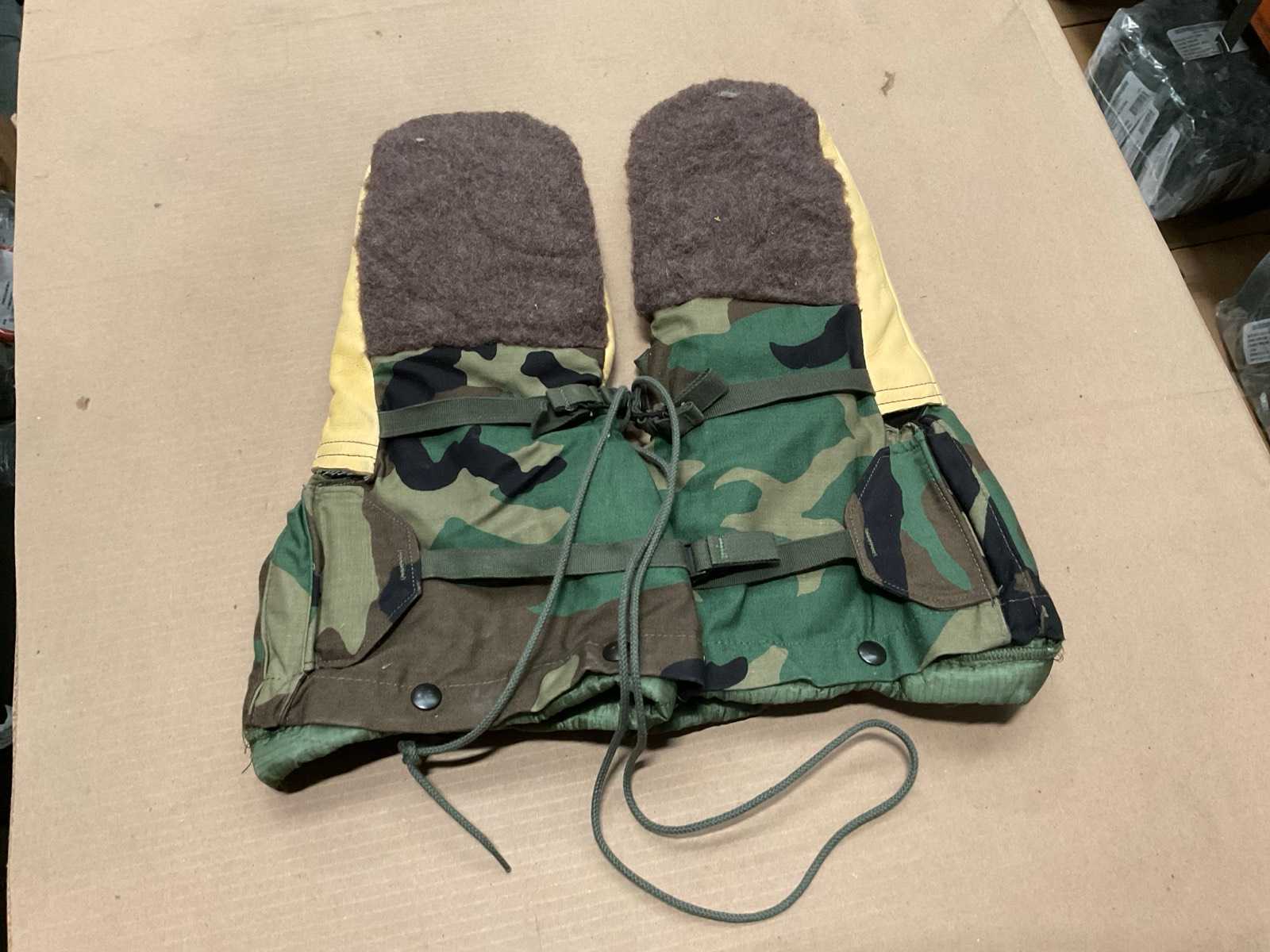 Extreme cold weather mitten set