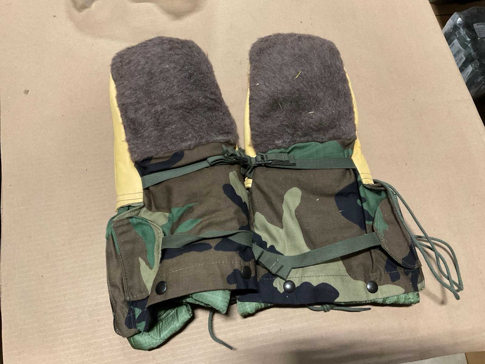Extreme cold weather mitten set