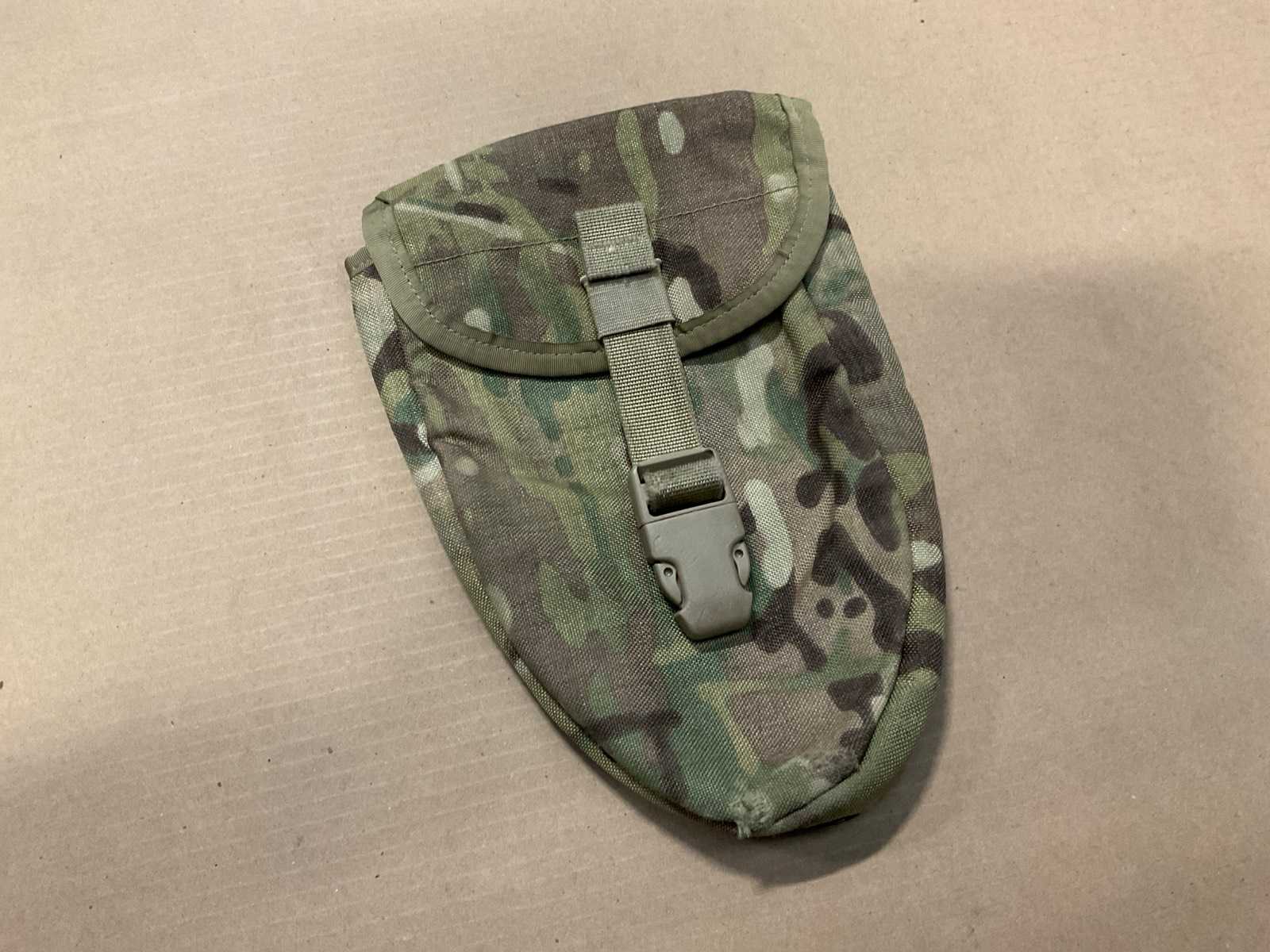 Intrenching tool carrier (7x)