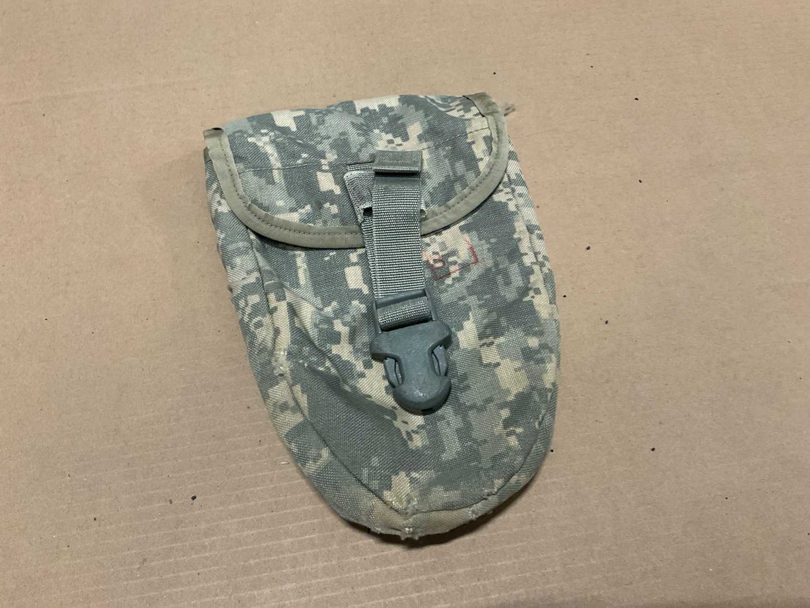 Intrenching tool carrier (8x)