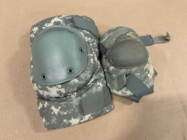 Knee and elbow pad set