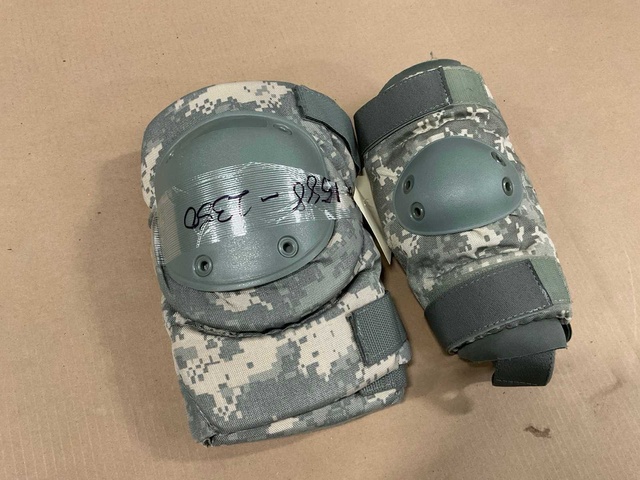 Knee and elbow pad set