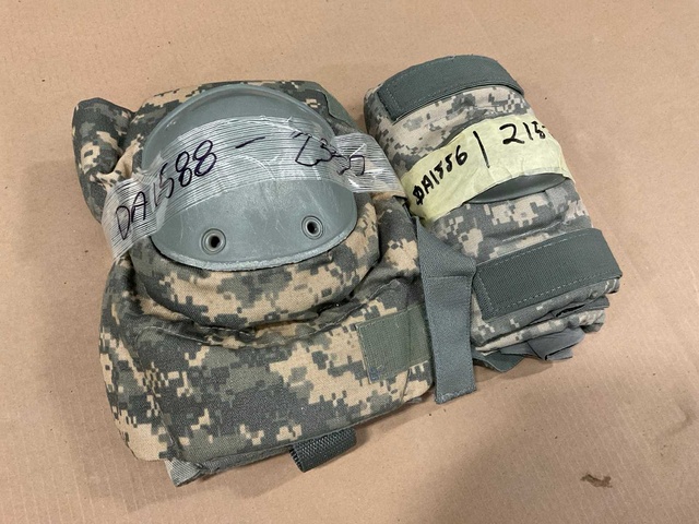 Knee and elbow pad set