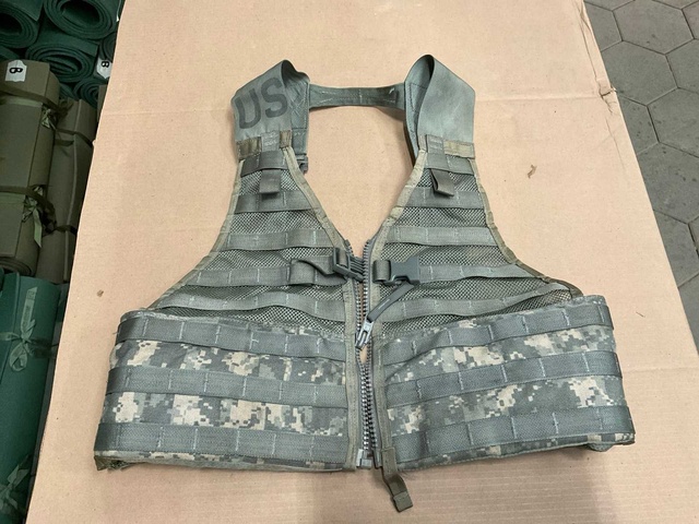 Fighting load carrier (10x)
