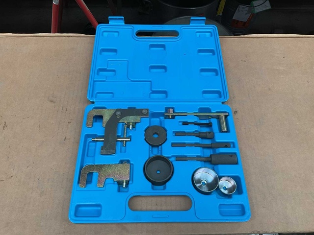Engine timing tool set